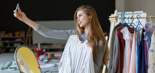 Tendências de Moda Feminina que Valorizam a Autoconfiança da Garota de Programa